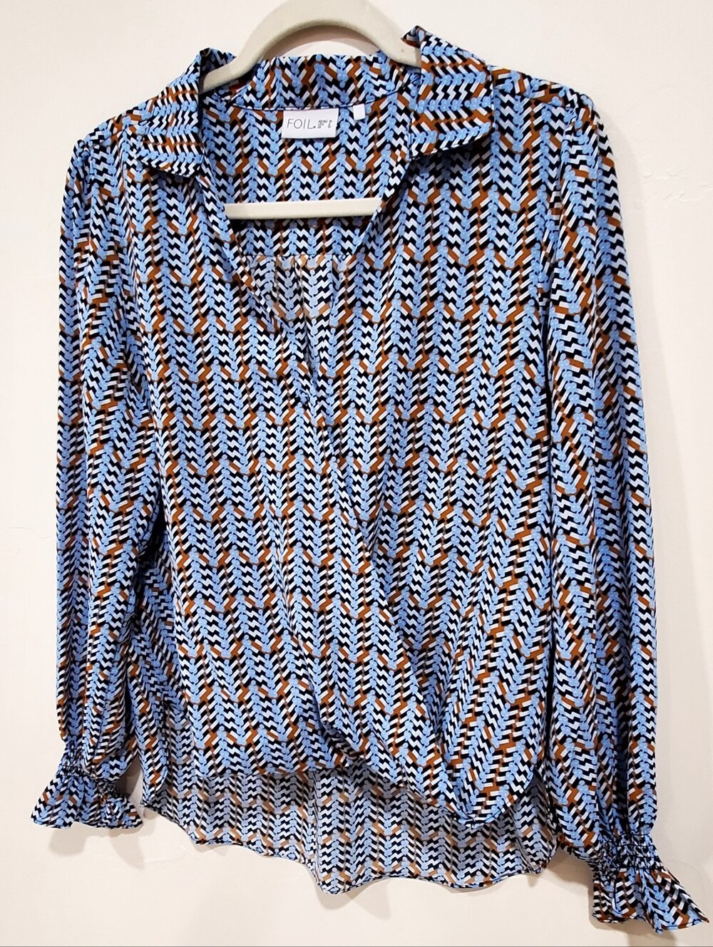 FOIL Gala Surplice Twist Blue/Brown Geo Chevron Pattern Blouse Wm 6 New